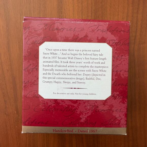 NIB Hallmark Disney's Snow White and the Seven Dwarfs 1997 Christmas Ornament - Picture 4 of 4